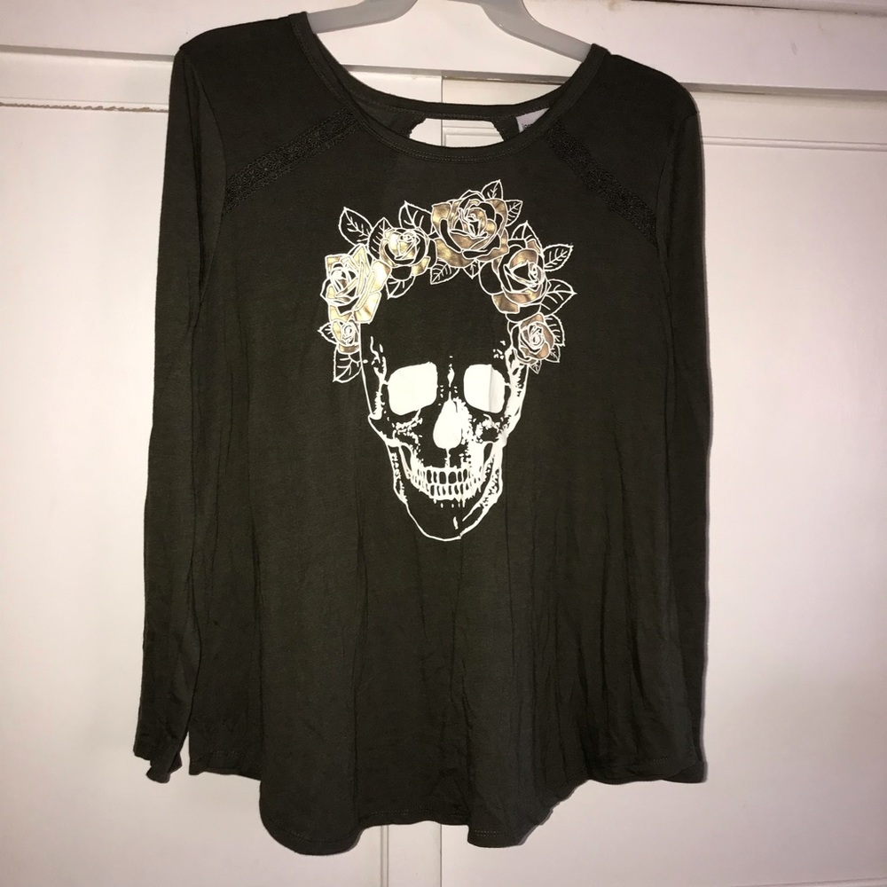 Plus size juniors skull long sleeve
